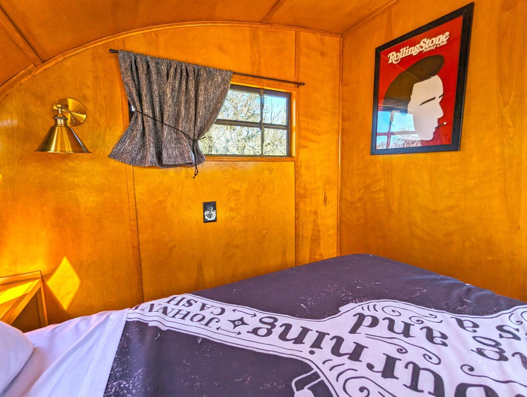 Vinyl Campsite *